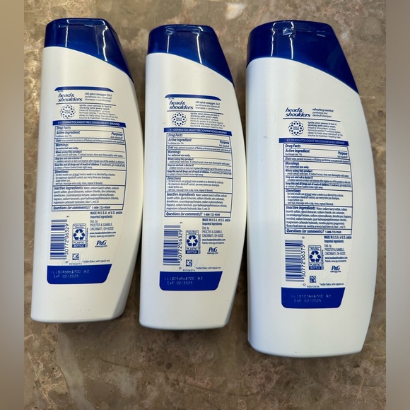 3ct Head & Shoulders. (2) Swagger old spice 12.5oz,(1)Refreshing menthol 20.7 oz - Picture 3 of 8